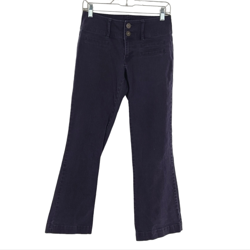 Tommy Hilfiger Women's Denim Pants Jeans Initial insignia.
